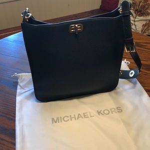 Michael Kors Sullivan Large Messenger Bag